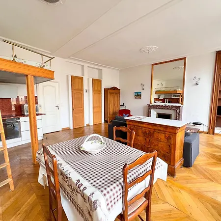 Apartment Charmant Paris, Vue Notre-dame