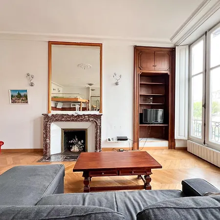 Apartment Charmant Paris, Vue Notre-dame Paris