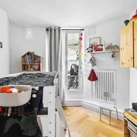 Design In Le Marais Apartment