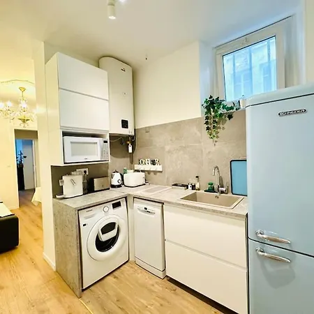 Apartment Appt Renove Proche Montmartre Gare Du Nord Et Est