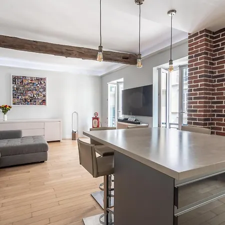 Cosy Central Place In Homestay Paris