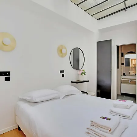 Authentic - 2br - 6p - Moulin Rouge Paris