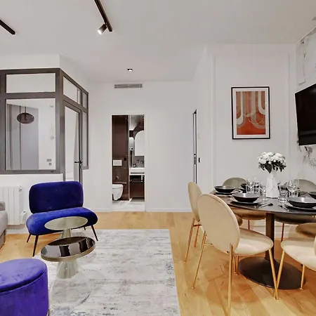 Authentic - 2br - 6p - Moulin Rouge Apartment