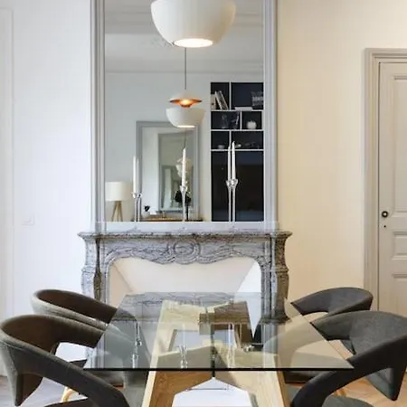 Renovated Spacious Parisian Near La Madeleine Apartment *