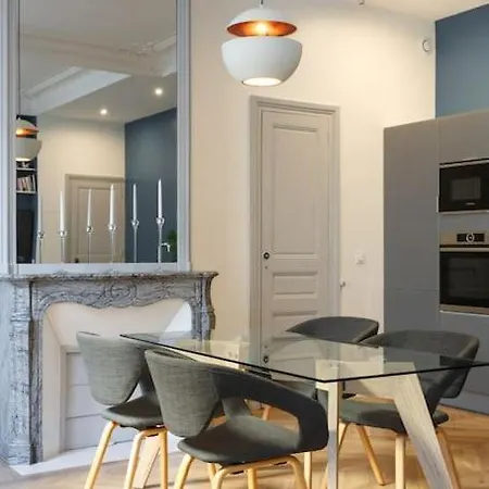 Renovated Spacious Parisian Near La Madeleine
