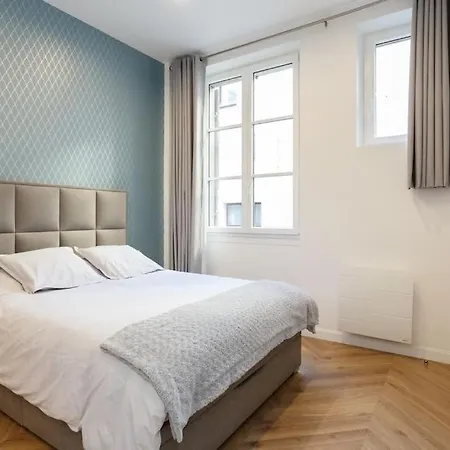 Renovated Spacious Parisian Near La Madeleine Apartment