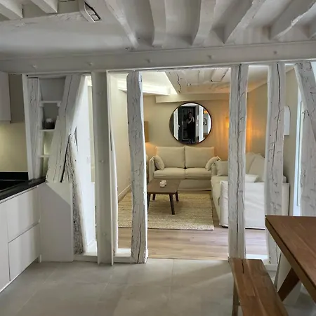 4 Pieces Charme Centre Apartment