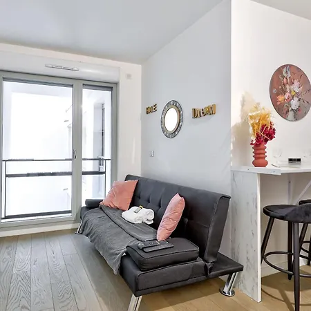 Confort Et Style Moderne A 2 Pas De La * Paris