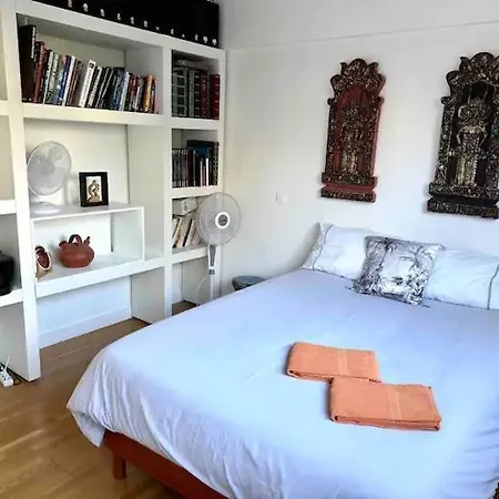 Private Bedrooms Near Eiffel Tower Homestay *