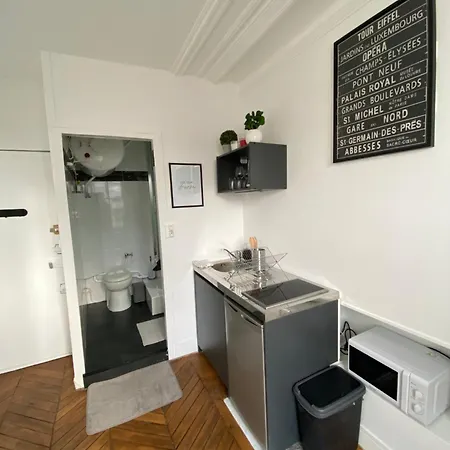 12m2 With View On Eiffel Tower Appartement