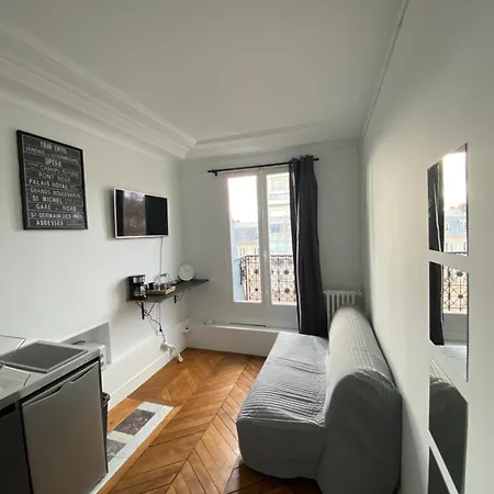 Appartement 12m2 With View On Eiffel Tower