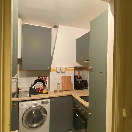 Nice And Cosy Menilmontant Apartment
