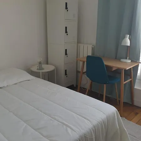 Flexliving - - Voltaire Holiday home