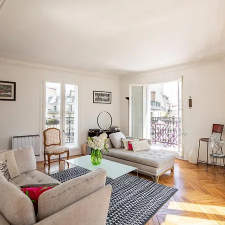 Apartment Geranimus Parisian Charm *
