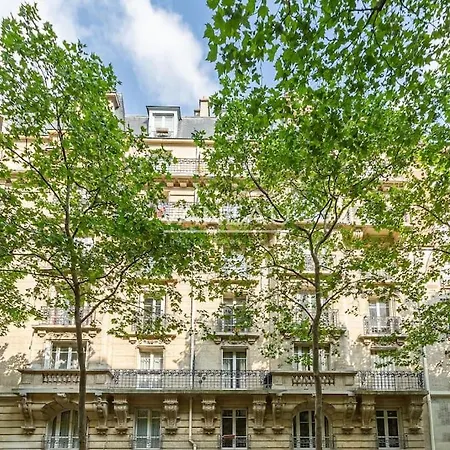 Superb Parisian
