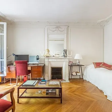 Apartment Superb Parisian Paris