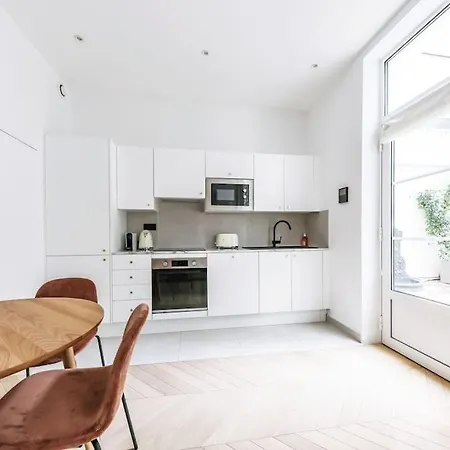 Urban Retreat Brand-new Duplex 2-bedroom *