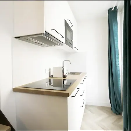 Enchanting Parisian Appartamento