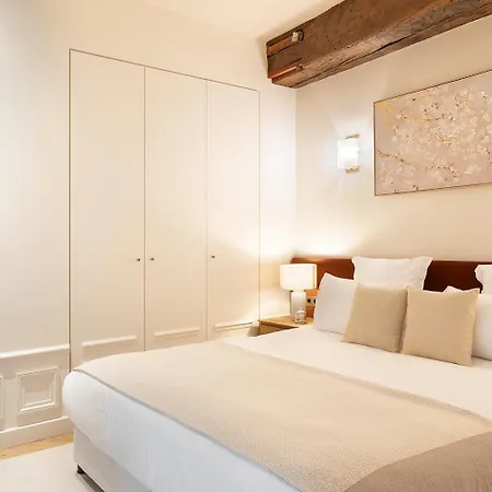 Pick A Flat's Apartements With Services In Louvre - Rue Des Halles Paris
