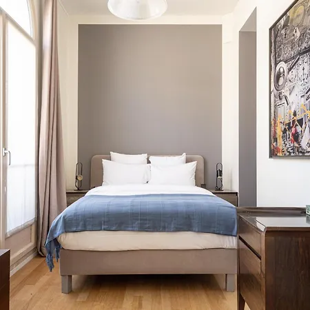 Daire Luxury 4 Bedroom Eiffel Tower View *
