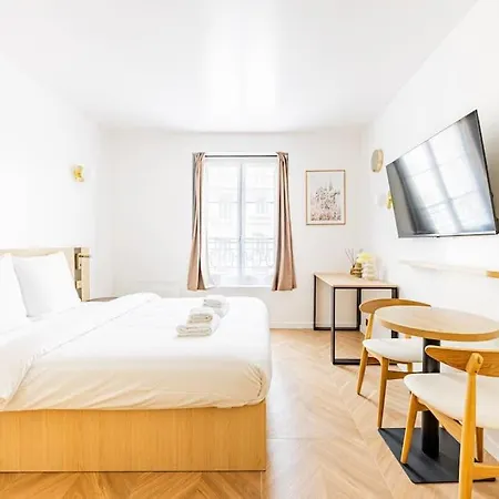 154 Luxueuse-etienne Marcel-chatelet-paris 3 Paris
