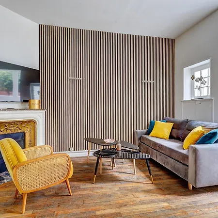 Sur Les Champs Elysees Apartment