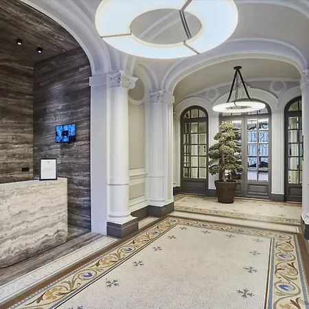 Luxueux Familial 5 Bd, Parc Monceau Appartement Parijs