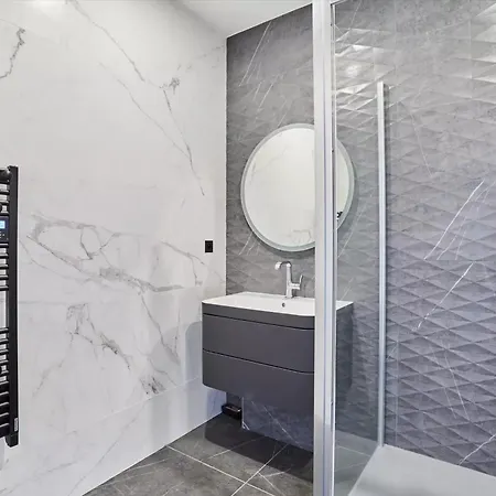 Appartement Luxueux Familial 5 Bd, Parc Monceau Parijs