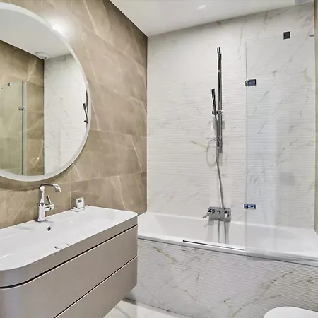 Appartement Luxueux Familial 5 Bd, Parc Monceau Parijs