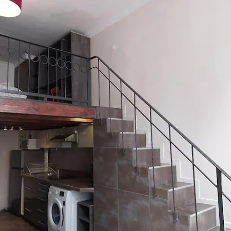 Apartment Quartier Belleville 20m2 Avec Mezzanine *