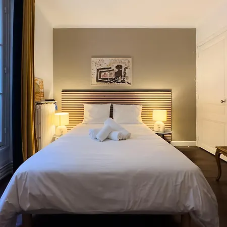 Penbed-2br- Lovely Parisian Near Bastille