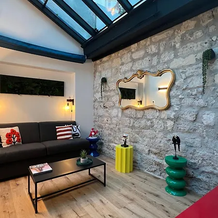 Relais Cocorico Artist Glass Roof With Ac Apartment