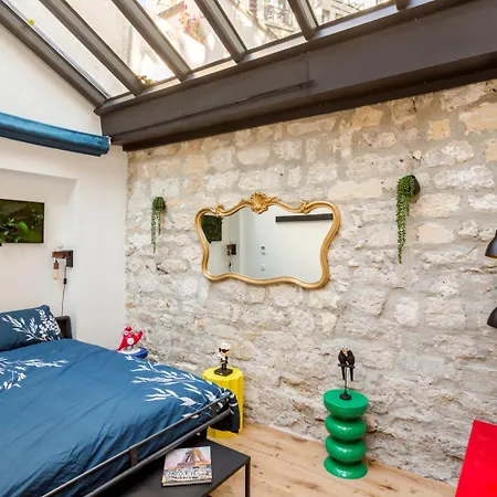 Apartment Relais Cocorico Artist Glass Roof With Ac Paris