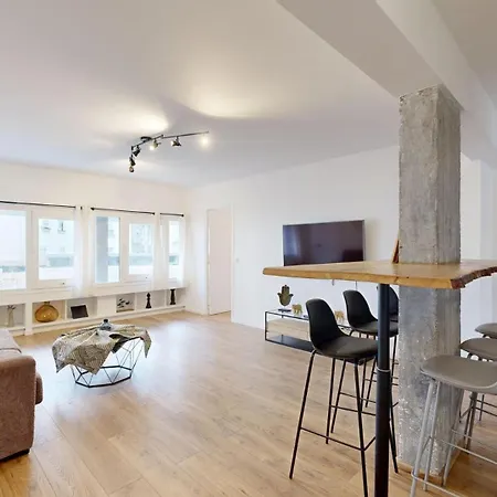 Bluestay 69 - Charmant A Apartment