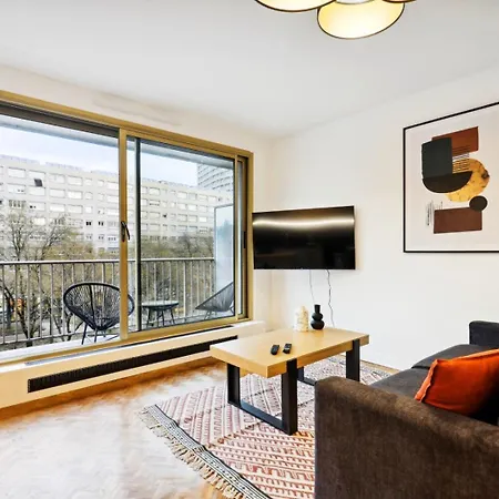 Bluestay 815 - Terrasse A Belleville Apartment Paris