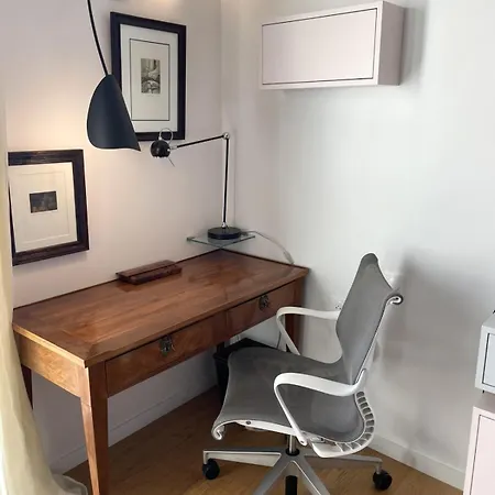 Apartment For 2 With Balcony In *