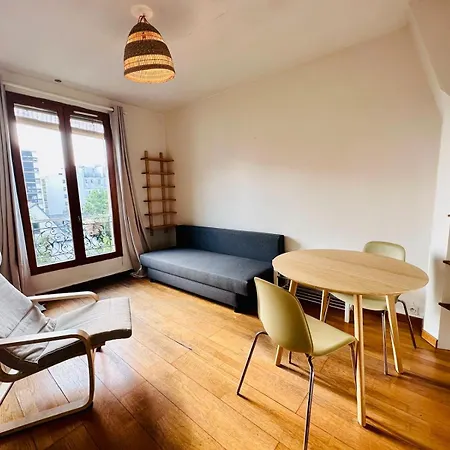 Charmant Menilmontant Apartment