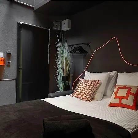 Le Dark Apartment Paris
