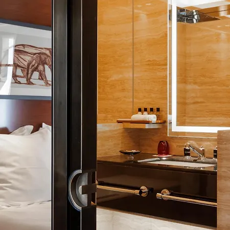 Montaigne Hotel 5*