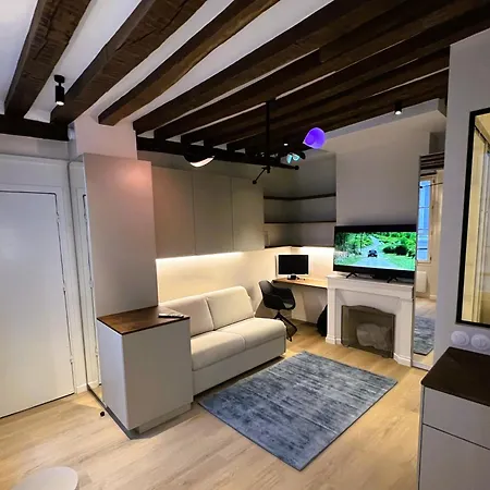 Charmant Studio Refait A Neuf Marais *
