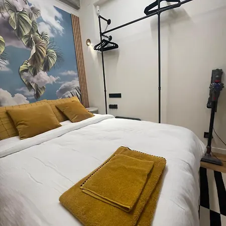 Le Loft Bleu La Madeleine - Un Mini Loft Design Et Tres * Paris