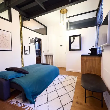 Un Cosy Au Coeur De 17 Batignolles , Monceau Apartment
