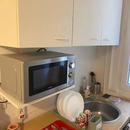 Studio 13m2completement Paris
