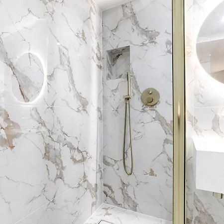 Appartement Duplex A Deux Pas Des Champs Elysee