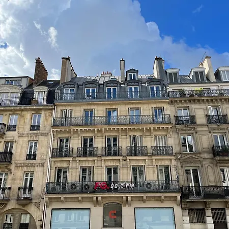 & Functional At Chatelet Paris