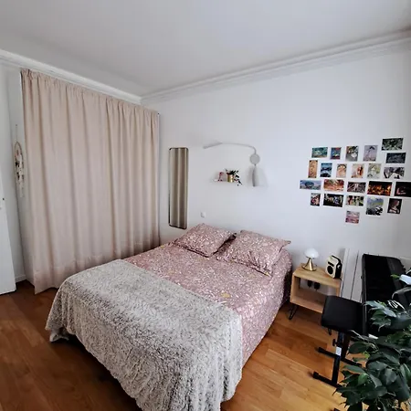 Apartment Deux Pieces Typiquement Parisien Paris