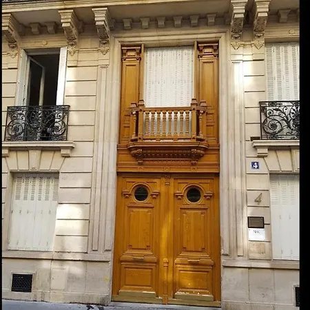 L'avenue Montaigne Parigi