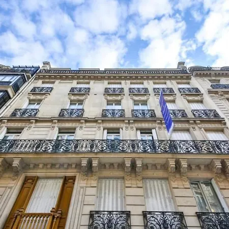 L'avenue Montaigne Parigi