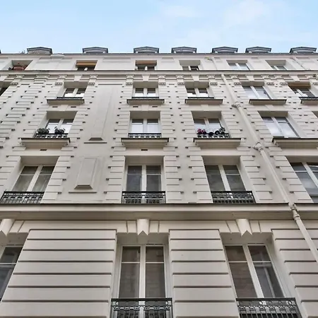 Quiet Bright Apartment *