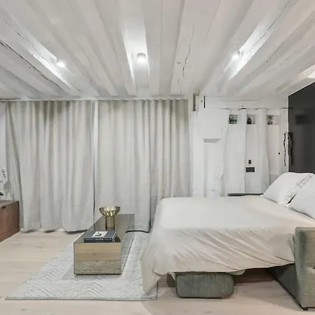 아파트 Duplex Quartier Du Louvre 75002 *